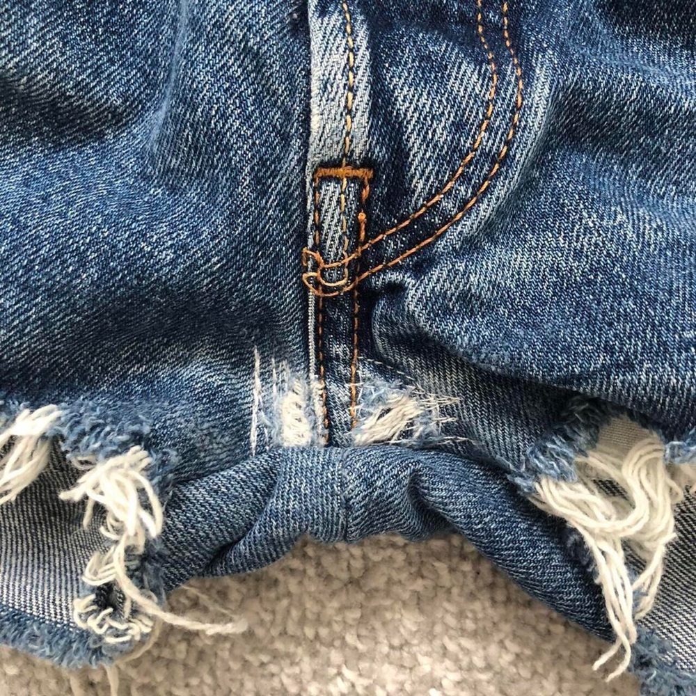 Vintage Levi’s 501 reworked cut off denim shorts XS - Picture 4 of 4